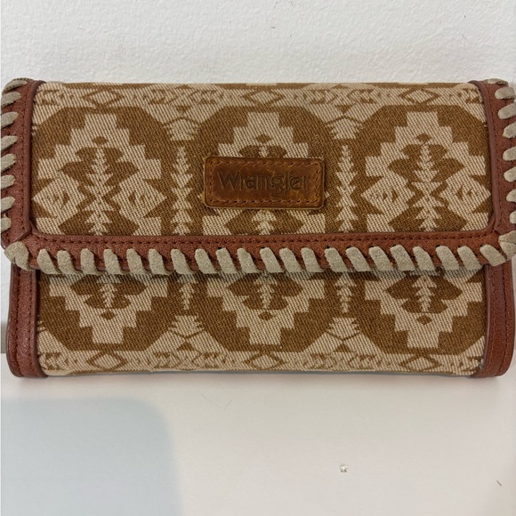 Wrangler Handbags - Wrangler Women Southwester Whipstitch Wristlet Wallet Western Brown Casual